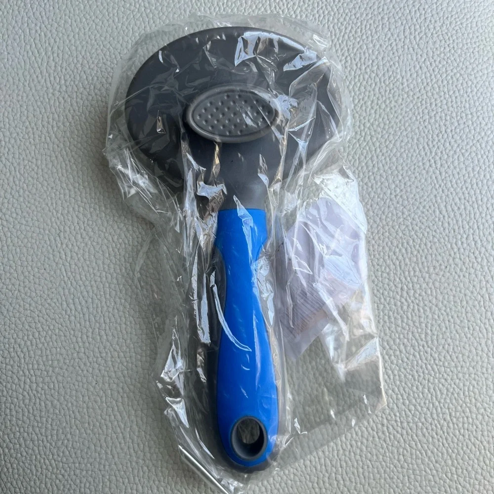 Self-Cleaning Pet Brush - New